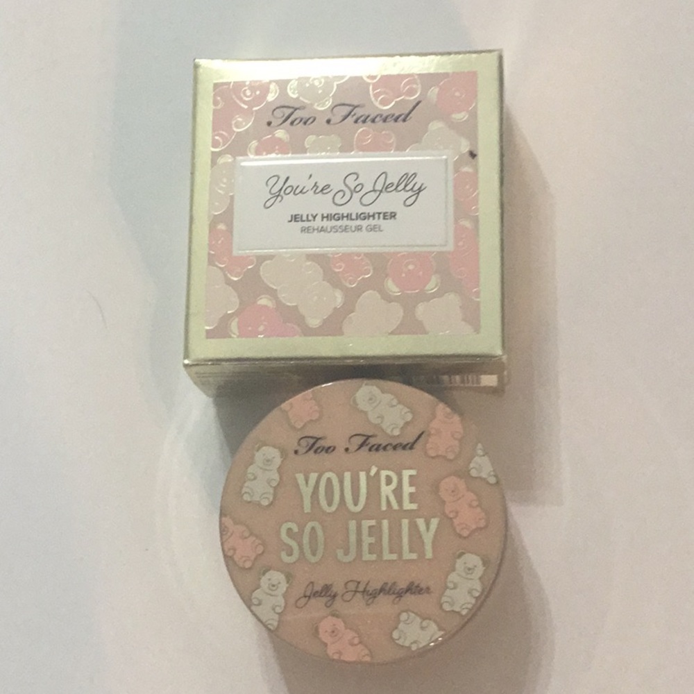 Too faced you’re so jelly jelly highlighter gilded champagne